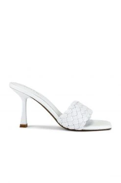 RAYE Ali Heel In White